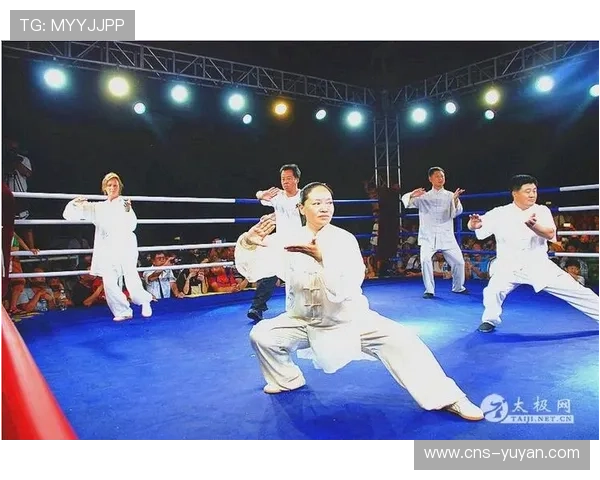 山东古典摔跤赛精彩纷呈多种技巧亮相 观众热烈喝彩不断